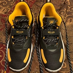 Mens Adidas Sneakers Size 7.5